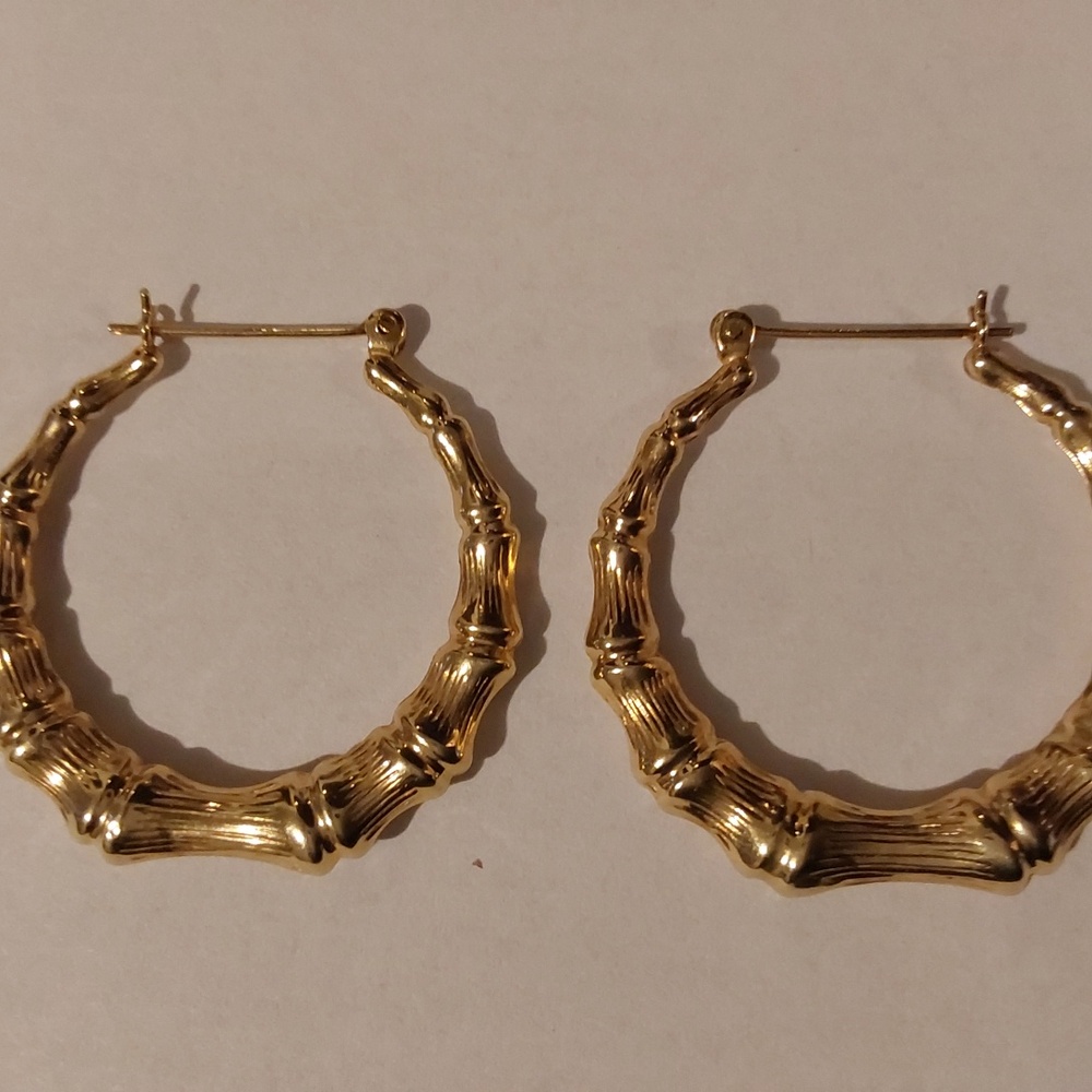 14kt  YELLOW GOLD  BAMBOO  EARRINGS 3.7 grams of 14 k gold